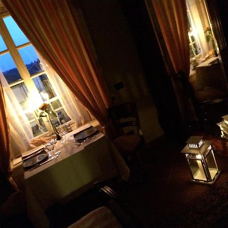 La Foresteria Del Castello - Wellness Hotel In Dimora Storica CastellʼAlfero Rum bild