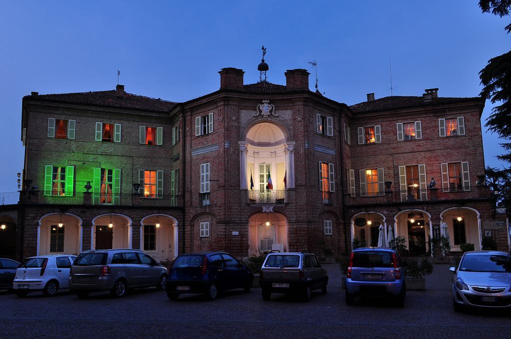 La Foresteria Del Castello - Wellness Hotel In Dimora Storica CastellʼAlfero Exteriör bild