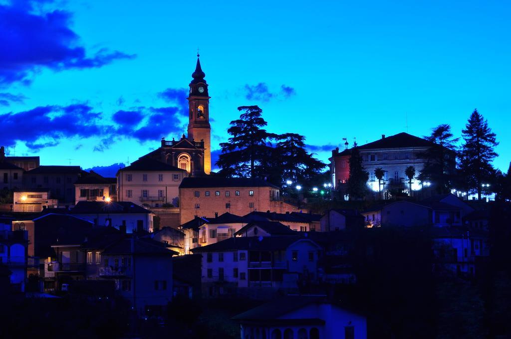 La Foresteria Del Castello - Wellness Hotel In Dimora Storica CastellʼAlfero Exteriör bild