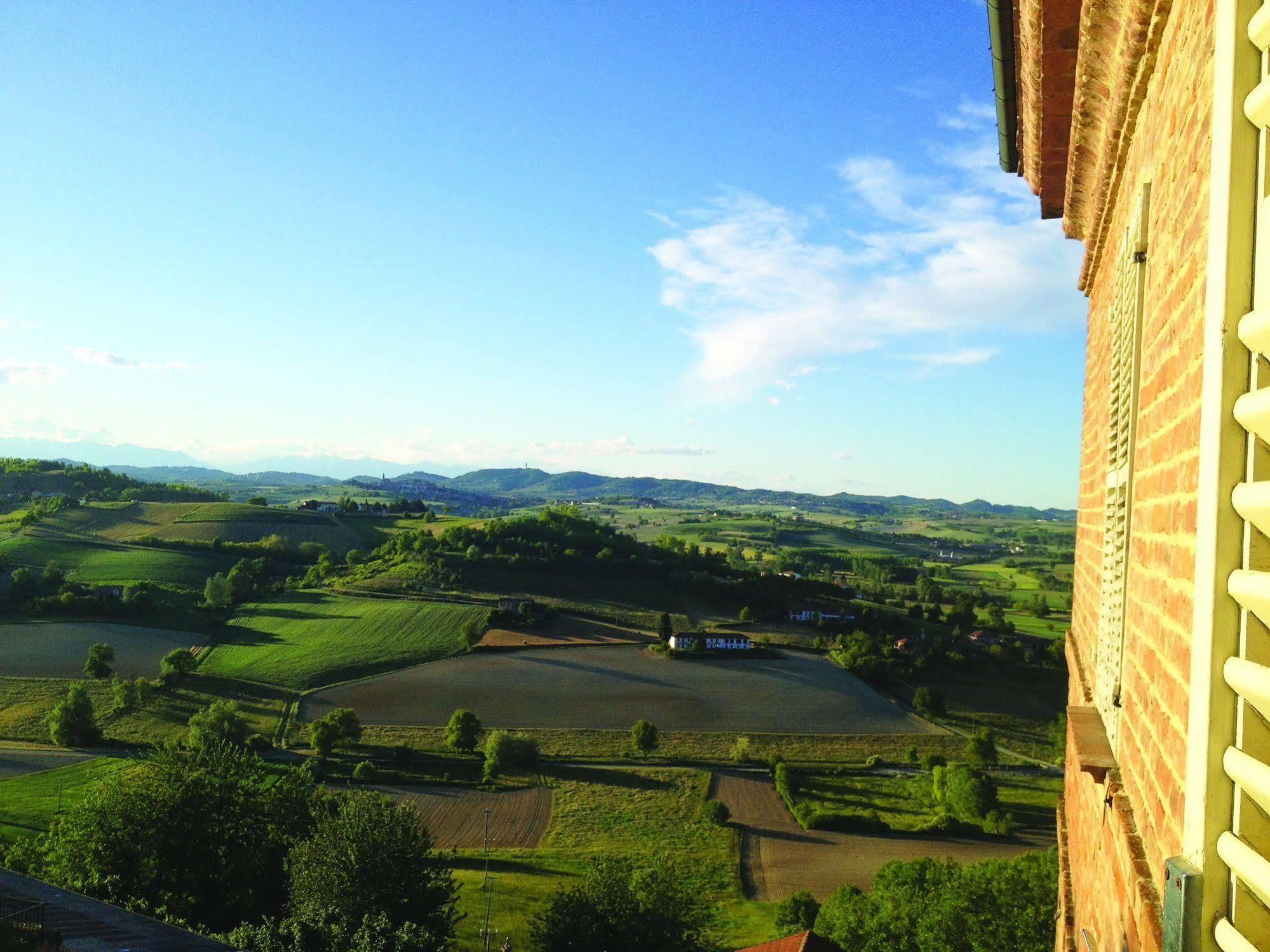 La Foresteria Del Castello - Wellness Hotel In Dimora Storica CastellʼAlfero Exteriör bild