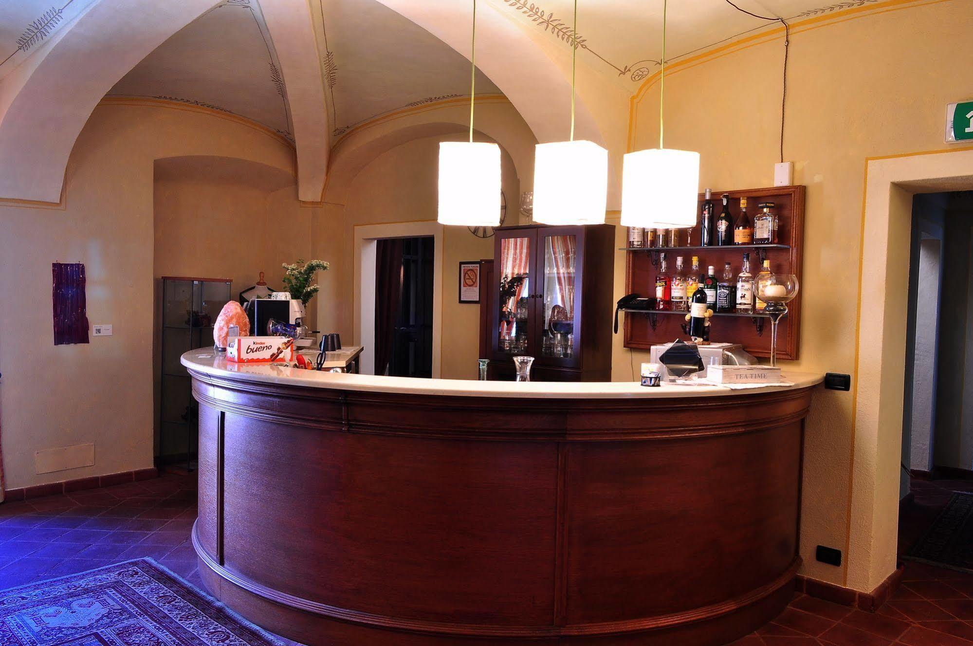 La Foresteria Del Castello - Wellness Hotel In Dimora Storica CastellʼAlfero Exteriör bild